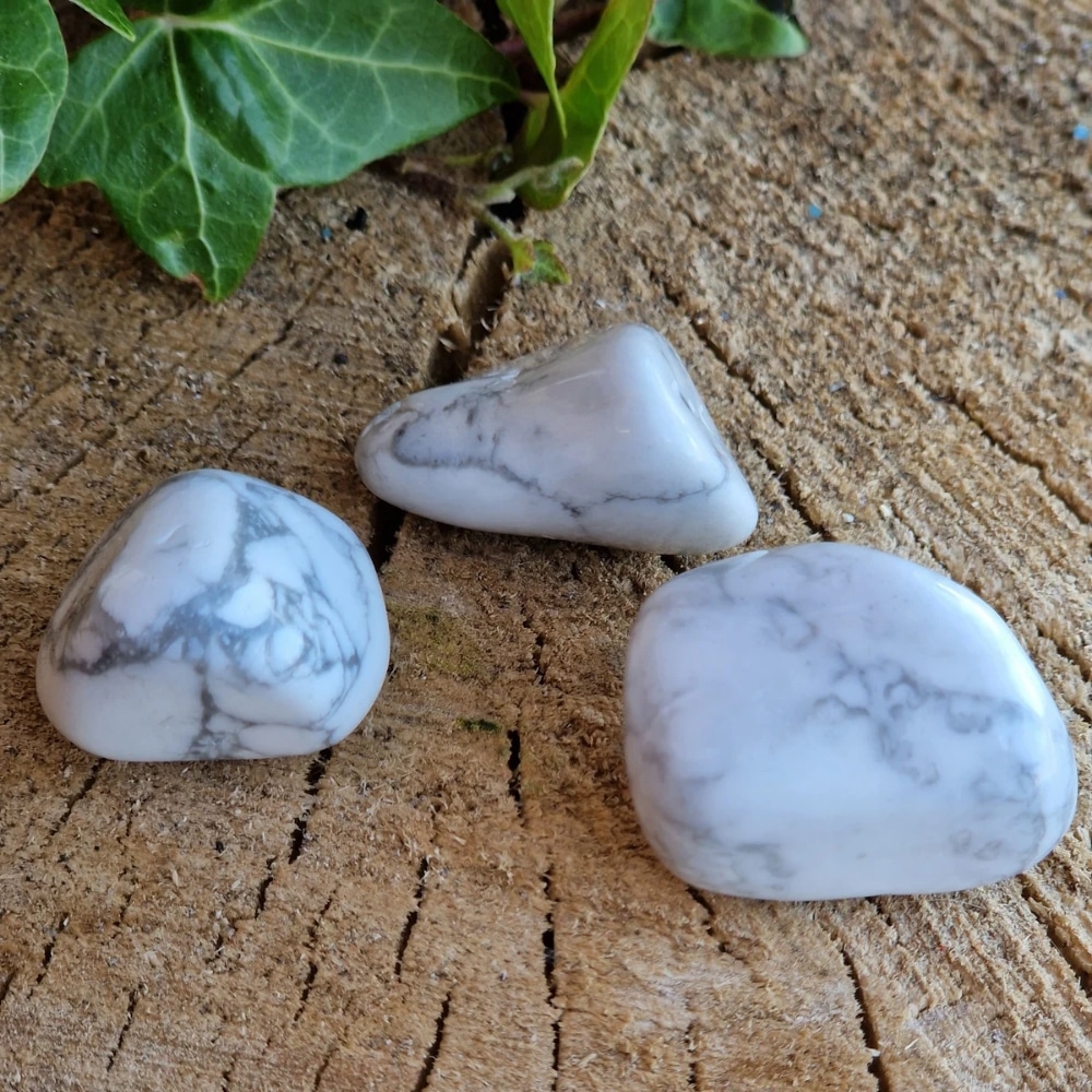 Pierre roulée howlite