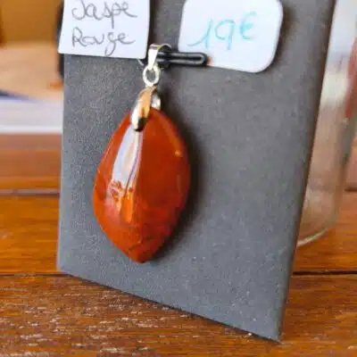 Pendentif jaspe rouge A