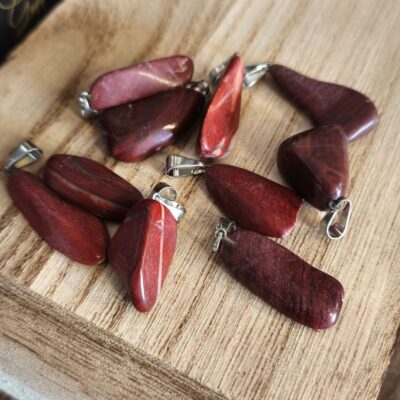 Pendentif pierre roulée Jaspe breschia