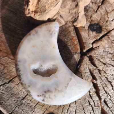 Lune en Agate avec cristallisation