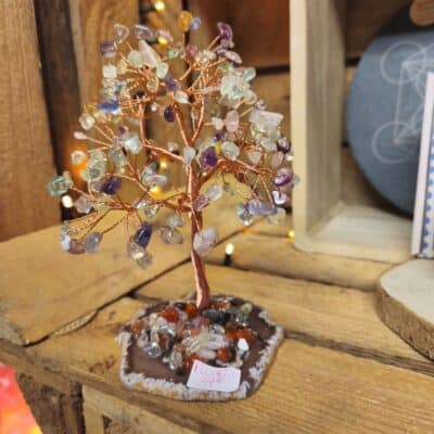 Arbre Fluorine Rainbow AA sur tranche d'Agate