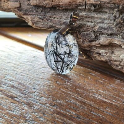 Pendentif Quartz inclusion Tourmaline